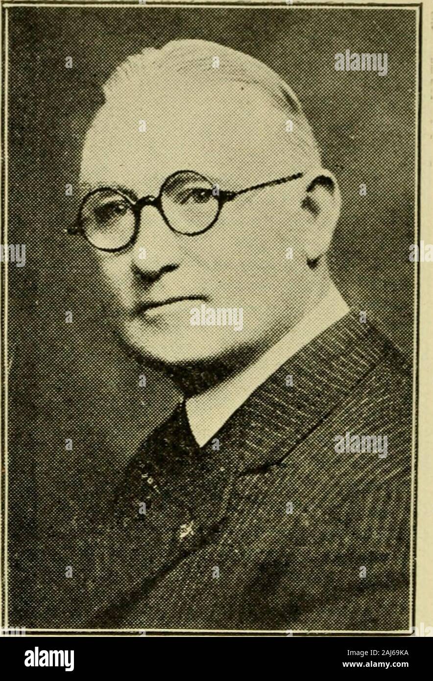 Public officials of Massachusetts . BURKE, FRANK J., Boston, 13th SuffolkHouse District, Democrat. Born: Boston, Sept. 8, 1885. Educated: English High, UniversityPrep. School, Boston Univ- Law. Occupation: Musician. Organizations: American Legion, K. ofC, A. O. H., Boston Musicians ProtectiveAssn., Marshall Club, Shawmut Club, Cen-tral Labor Union. Public office: Mass. House 1917, 18 20. 117. BURR, HERBERT W., Boston, 19th Suf-folk House District, Republican. Born: Boston, June 15, 1866. Educated: Public Schools. Business: Accountant. Organizations: Masons, Allepo Temple ofthe Mystic Shrine. P Stock Photo