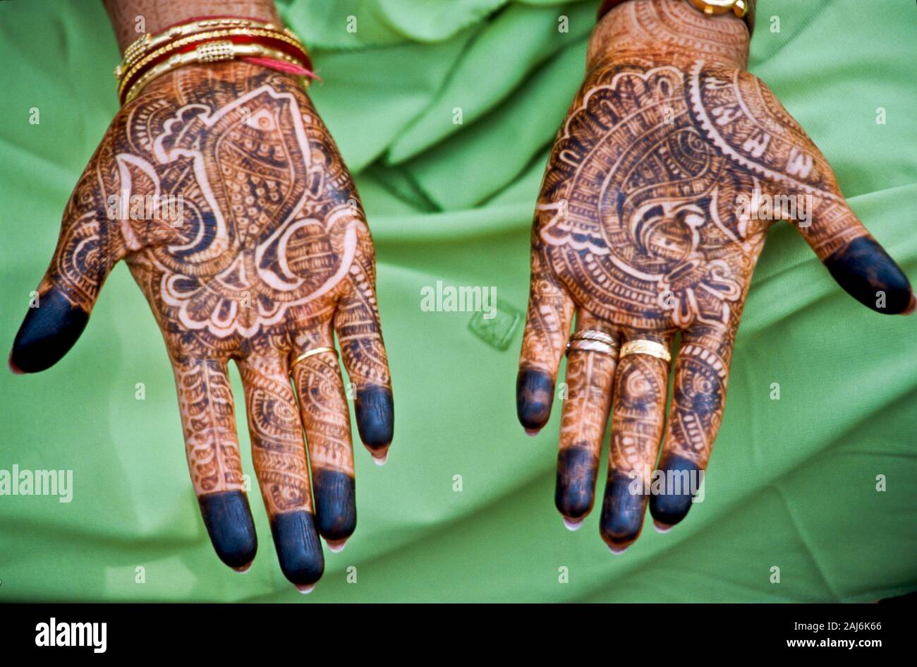 Body painting wedding High Resolution Stock Photography and Images - Alamy