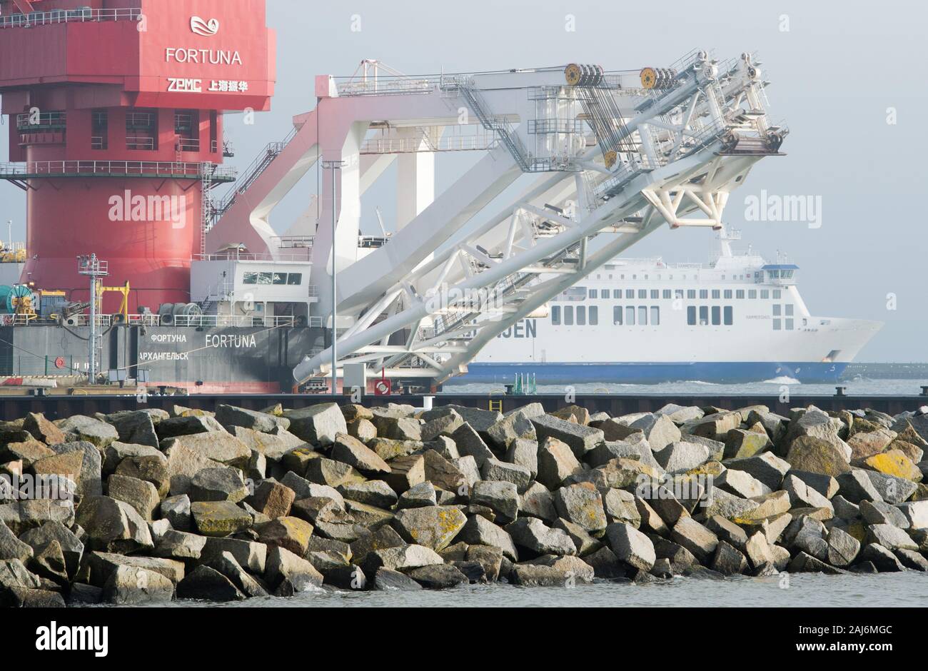 Sassnitz, Germany. 12th Dec, 2019. The Russian pipe-laying ship "Fortuna"  is moored in Mukran harbour. The special vessel with its home port in  Arkhangelsk, Russia, can lay gas pipelines. After the US