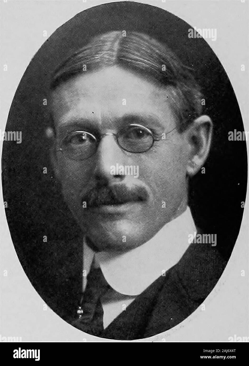 Empire state notables, 1914 . GEORGE WONSON VANDEGRIFT, A.M., M.D.Opthalmologist, Cornell Medical College, N. Y.Eye and Ear InfirmaryNew York City DR. WESLEY GROVE VINCENTSurgeon, Asst. Attending Surgeon New YorltPost-Graduate Hospital, Asst. Surgeon N. Y.Post-Gard. and Presbylerian Dispensaries New York City Stock Photo