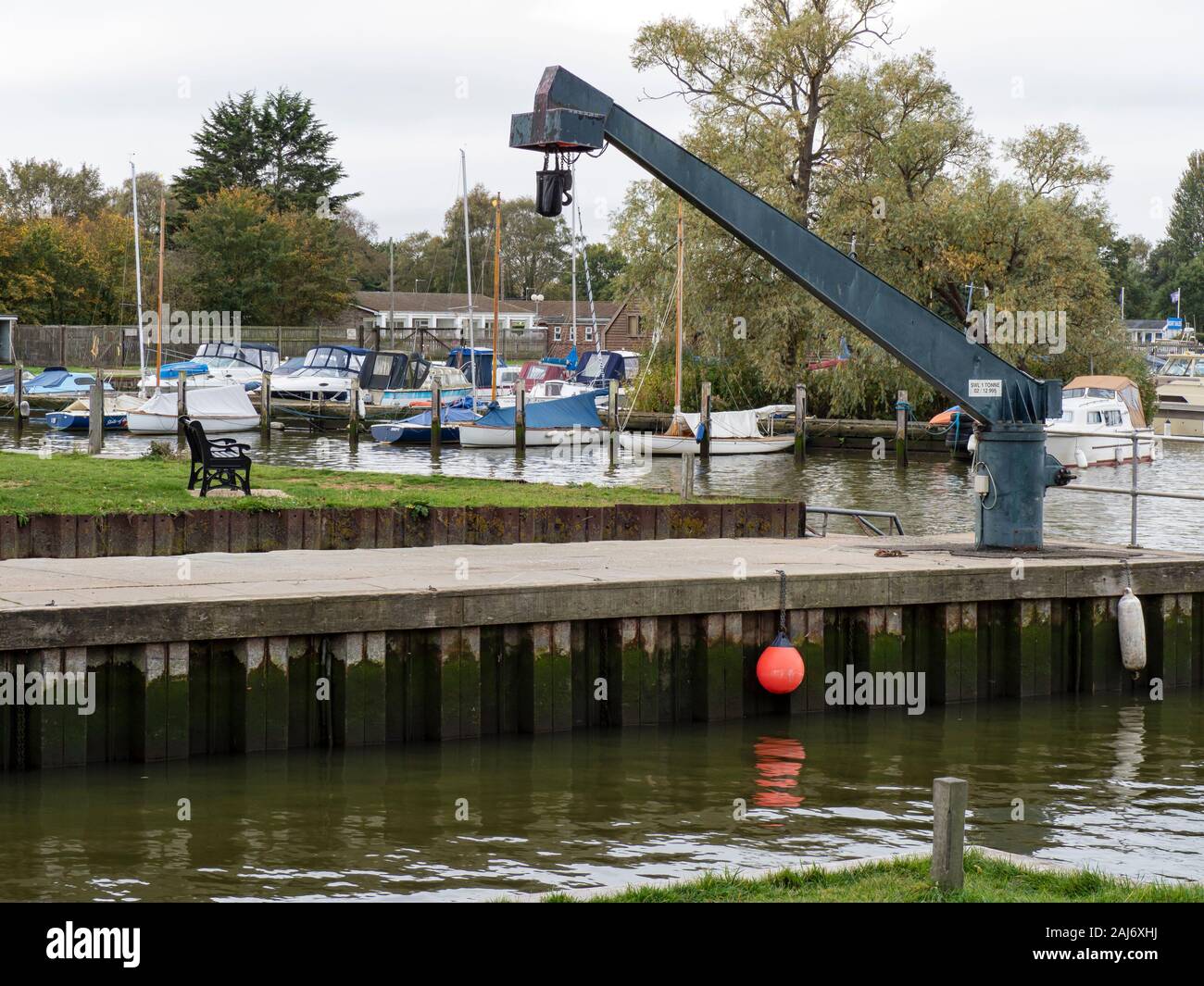 OULTON BROAD, SUFFOLK:  Crane on the quay at Oulton Broad Stock Photo