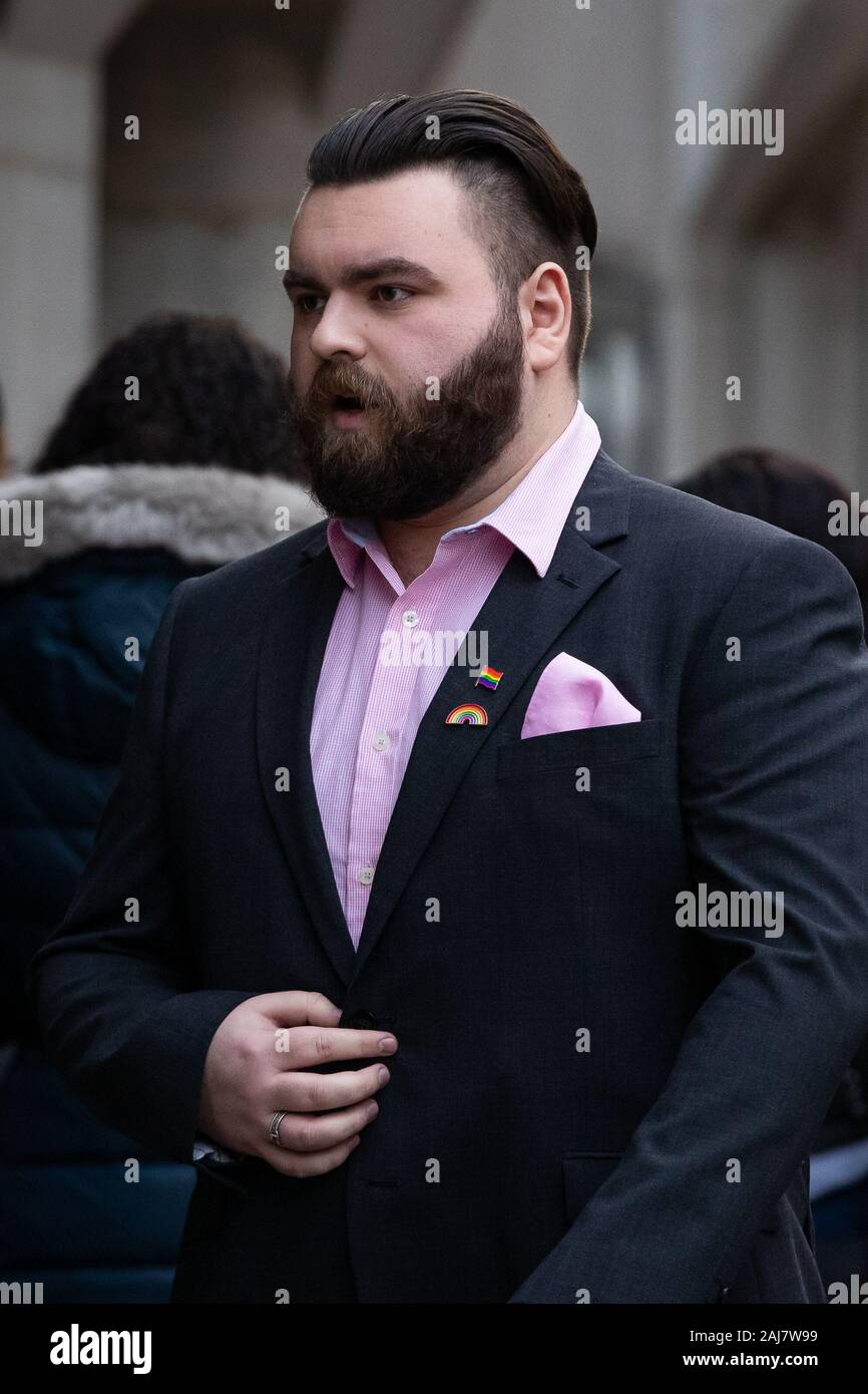 Andrew Dymock arrives at the Old Bailey, London, where he is appearing on terrorism charges. Dymock, 22, from Bath, is alleged to have promoted the extreme-right System Resistance Network (SRN) group through his Twitter account and website. Stock Photo