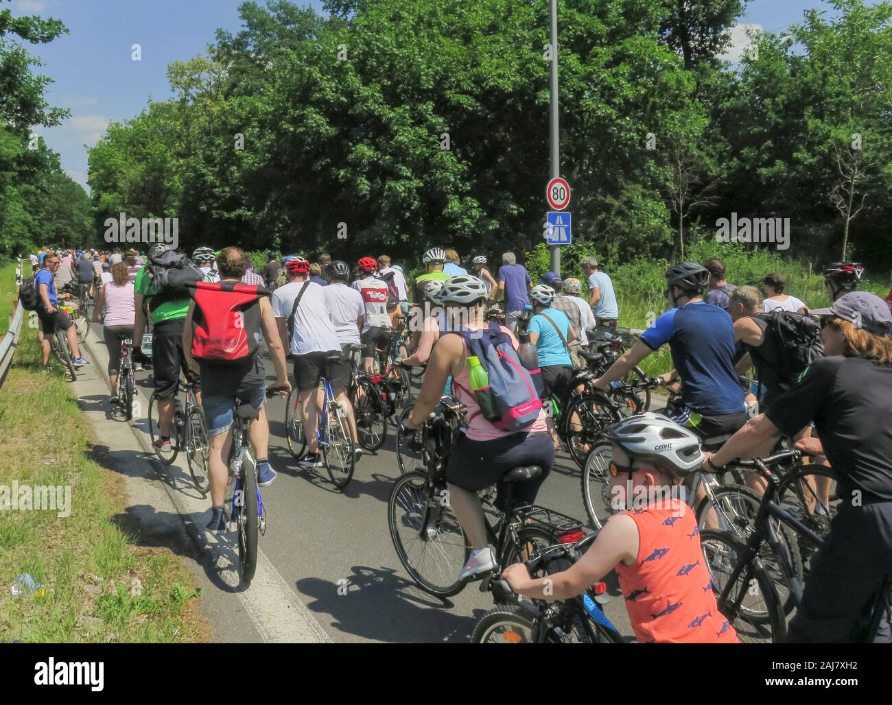 02.06.2019. Fahrradsternfahrt des ADFC. Hier Radfahrer auf der AVUS. Berlin, Deutschland Stock Photo