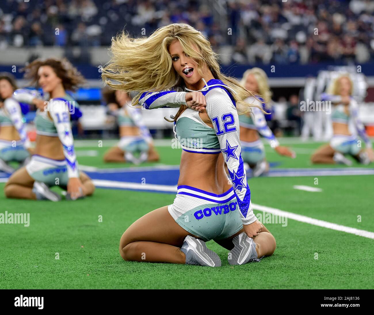 Arlington, Texas, USA. 29th Dec, 2019. Dallas Cowboys Cheerleaders