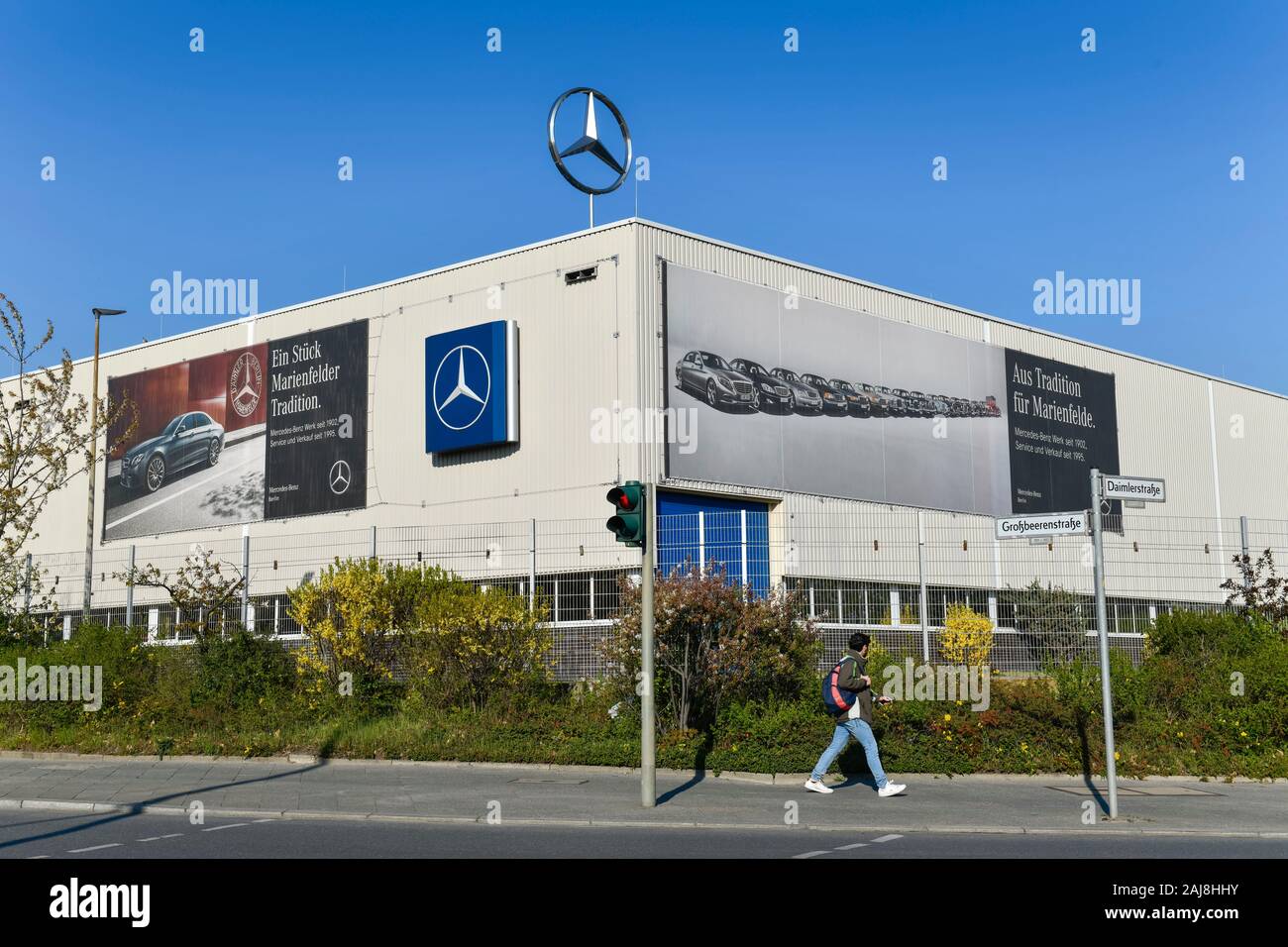 Mercedes Benz Werk Daimlerstrasse Marienfelde Tempelhof Schoneberg Berlin Deutschland Stock Photo Alamy