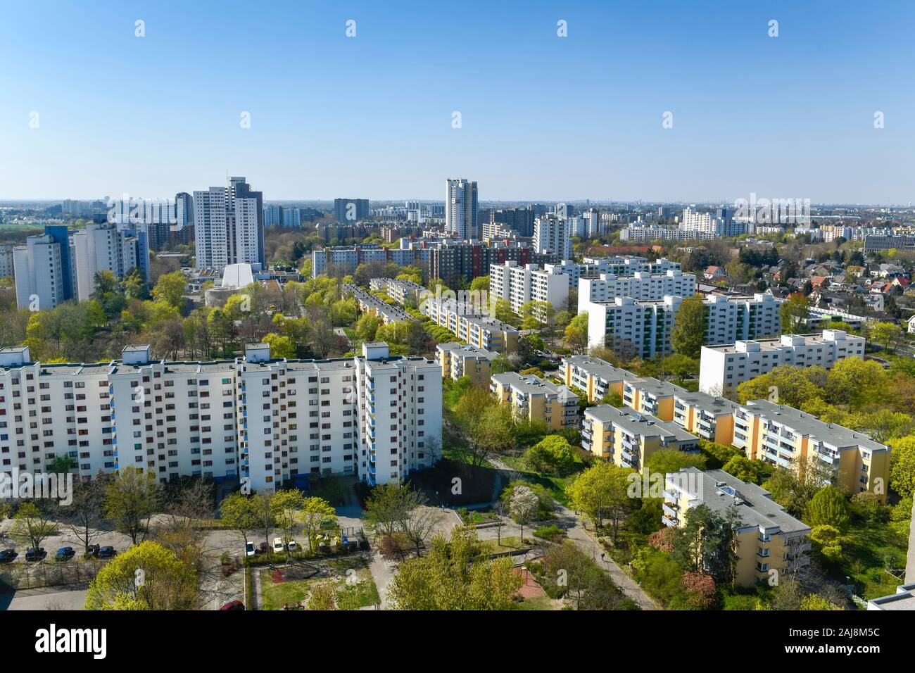 Hochhäuser, Fritz-Erler-Allee, Gropiusstadt, Neukölln, Berlin, Deutschland Stock Photo