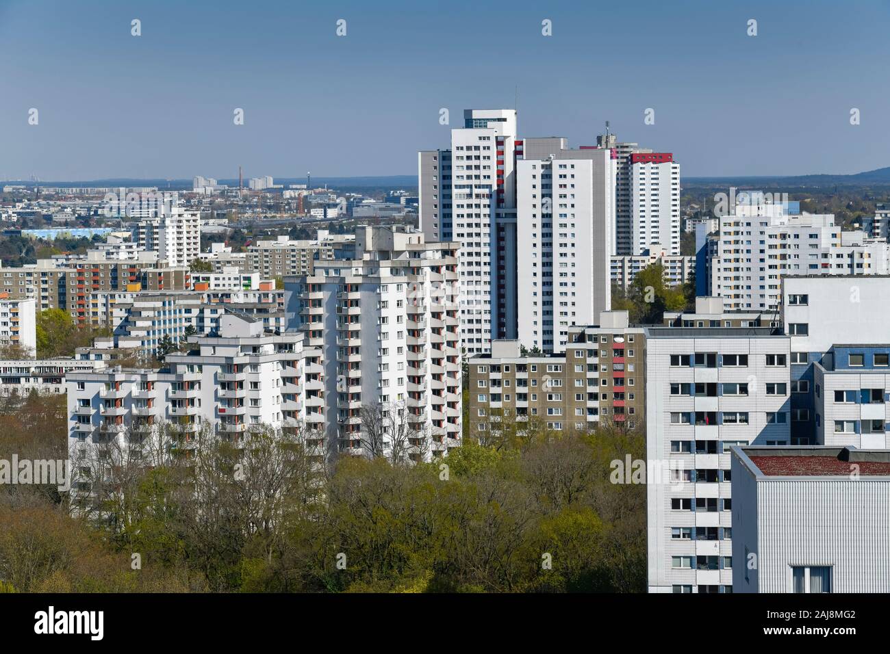 Hochhäuser, Lipschitzallee, Gropiusstadt, Neukölln, Berlin, Deutschland Stock Photo