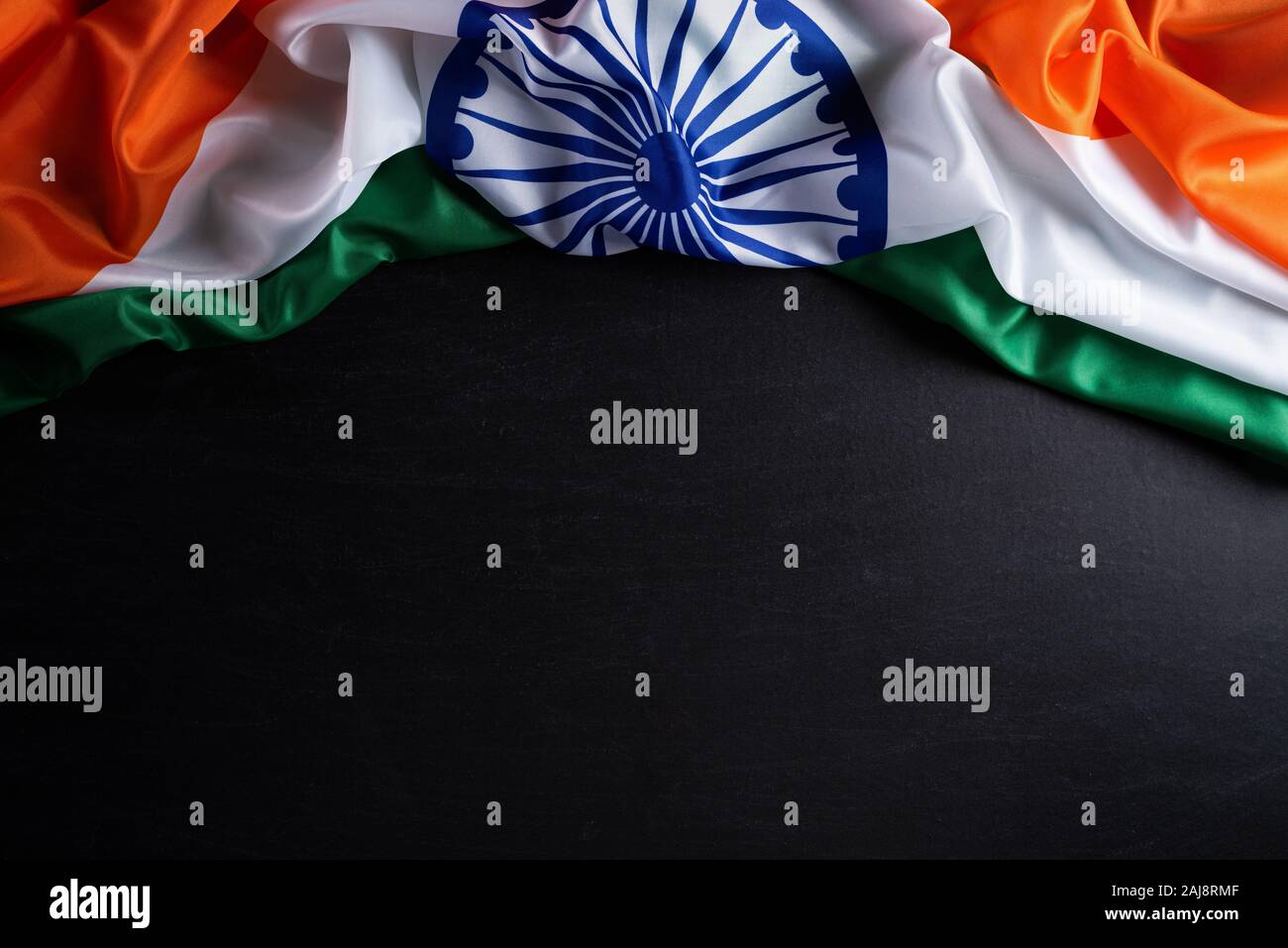 Indian Flag: Quốc kỳ Ấn Độ với ba màu sắc sáng tạo nên một nét đẹp tuyệt vời của đất nước này. Hãy xem bức ảnh về Indian Flag để cảm nhận sự tự hào của người dân Ấn Độ đối với quốc kỳ và cả ý nghĩa sâu sắc đằng sau các màu sắc đó.