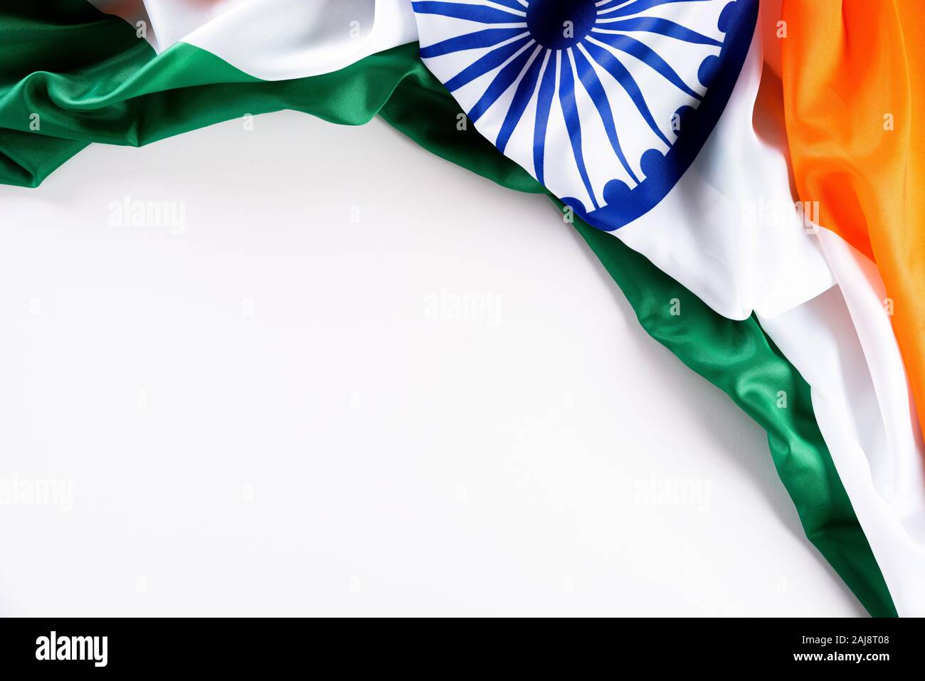 Hãy cùng tìm hiểu khái niệm Ngày Lễ Cộng hòa Ấn Độ và chiêm ngưỡng vẻ đẹp của Quốc kỳ Ấn Độ kết hợp với văn bản Chúc mừng trong hình ảnh đầy ý nghĩa này.