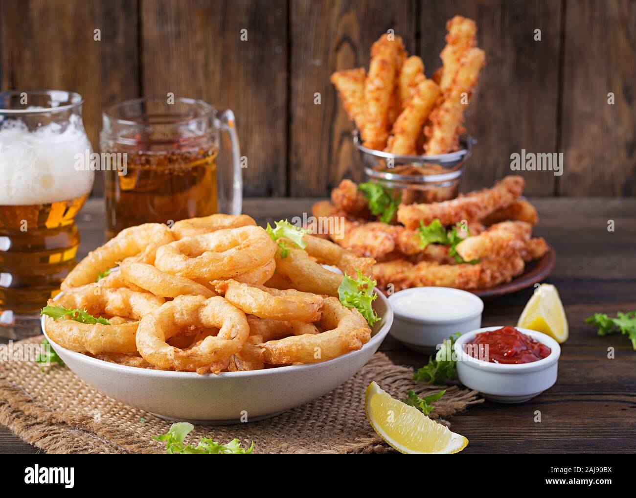 Fried beer batter onion rings hi-res stock photography and images - Alamy