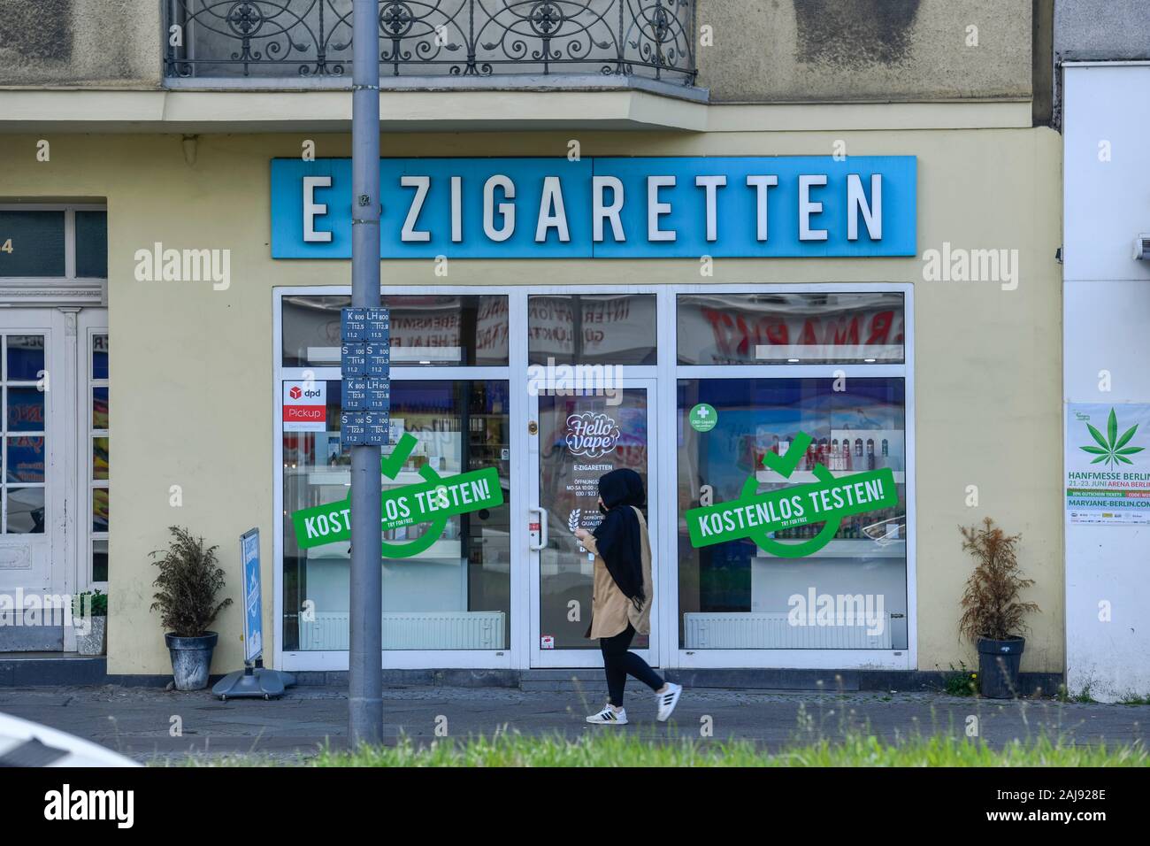 Geschäft E-Zigaretten, Dominicusstraße, Schöneberg, Berlin, Deutschland Stock Photo