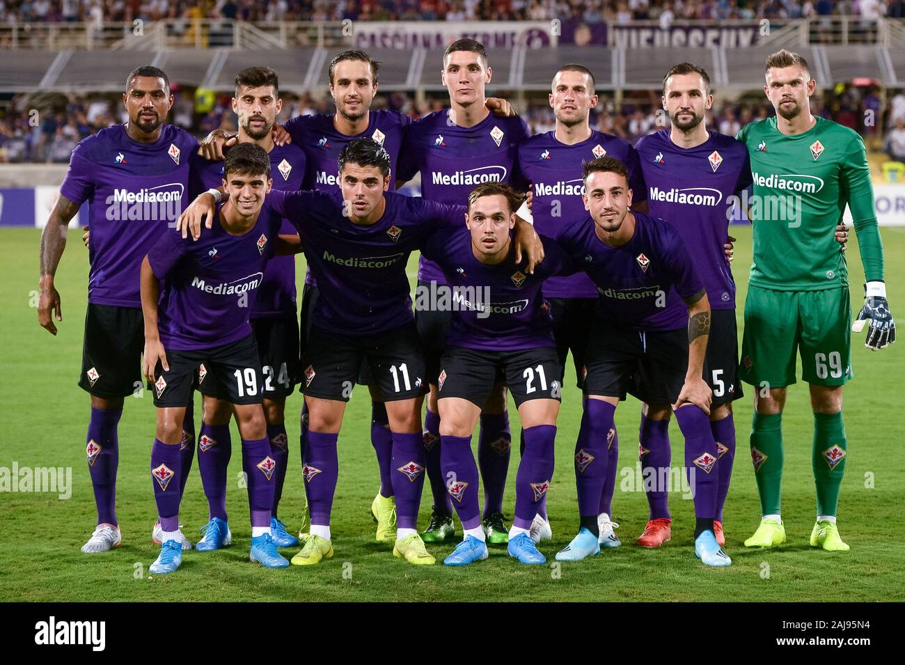 Florence, Italy. 11 August, 2019: Players of ACF Fiorentina pose for a team photo prior to the pre-season friendly football match between ACF Fiorentina and Galatasaray SK. ACF Fiorentina won 4-1 over Galatasaray SK. Credit: Nicolò Campo/Alamy Live News Stock Photo