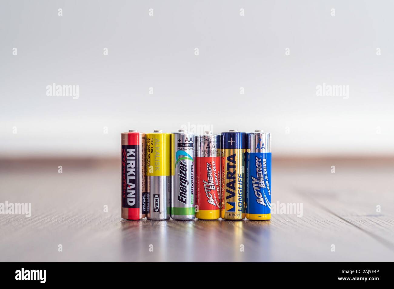 Adelaide, Australia - July 7, 2019: Assortment of most common AA batteries  that are sold on Australian market lined up in a row for comparison Stock  Photo - Alamy