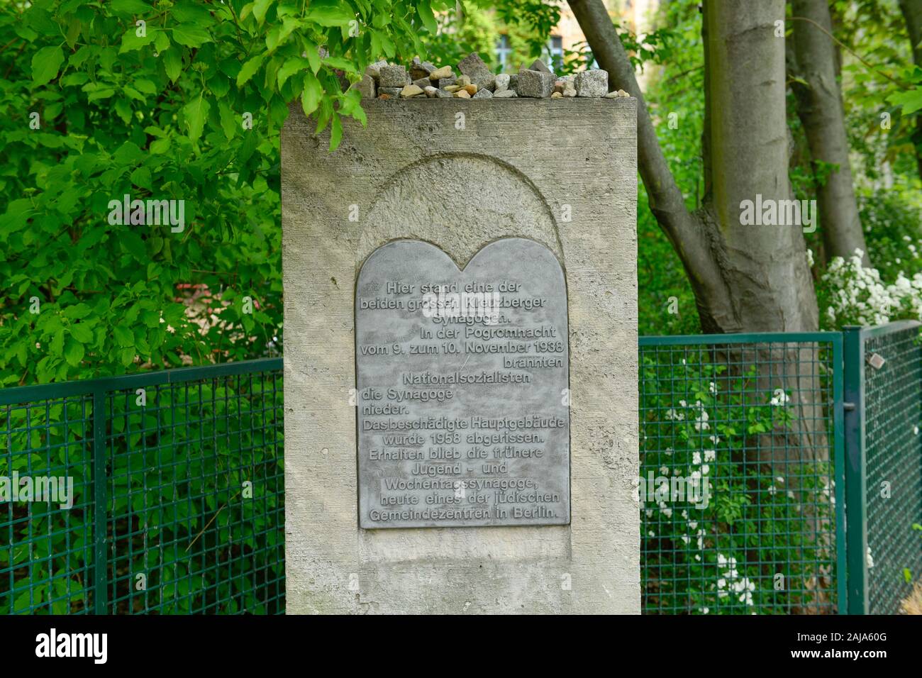 Gedenktafel, Synagoge, Fraenkelufer, Kreuzberg, Berlin, Deutschland Stock Photo