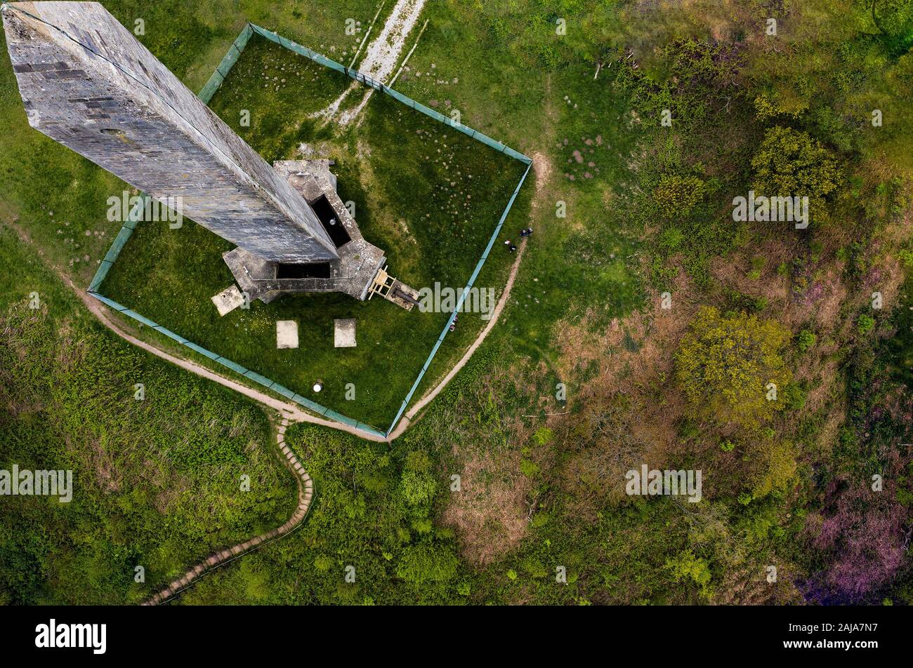 Wellington monument before restoration hires stock photography and