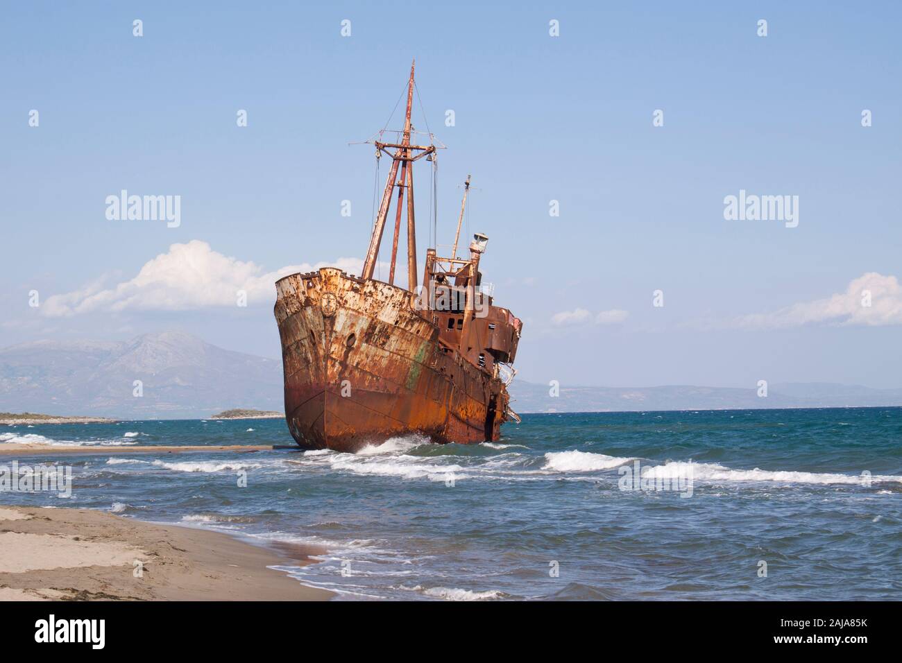 Greece wreck hi-res stock photography and images - Alamy