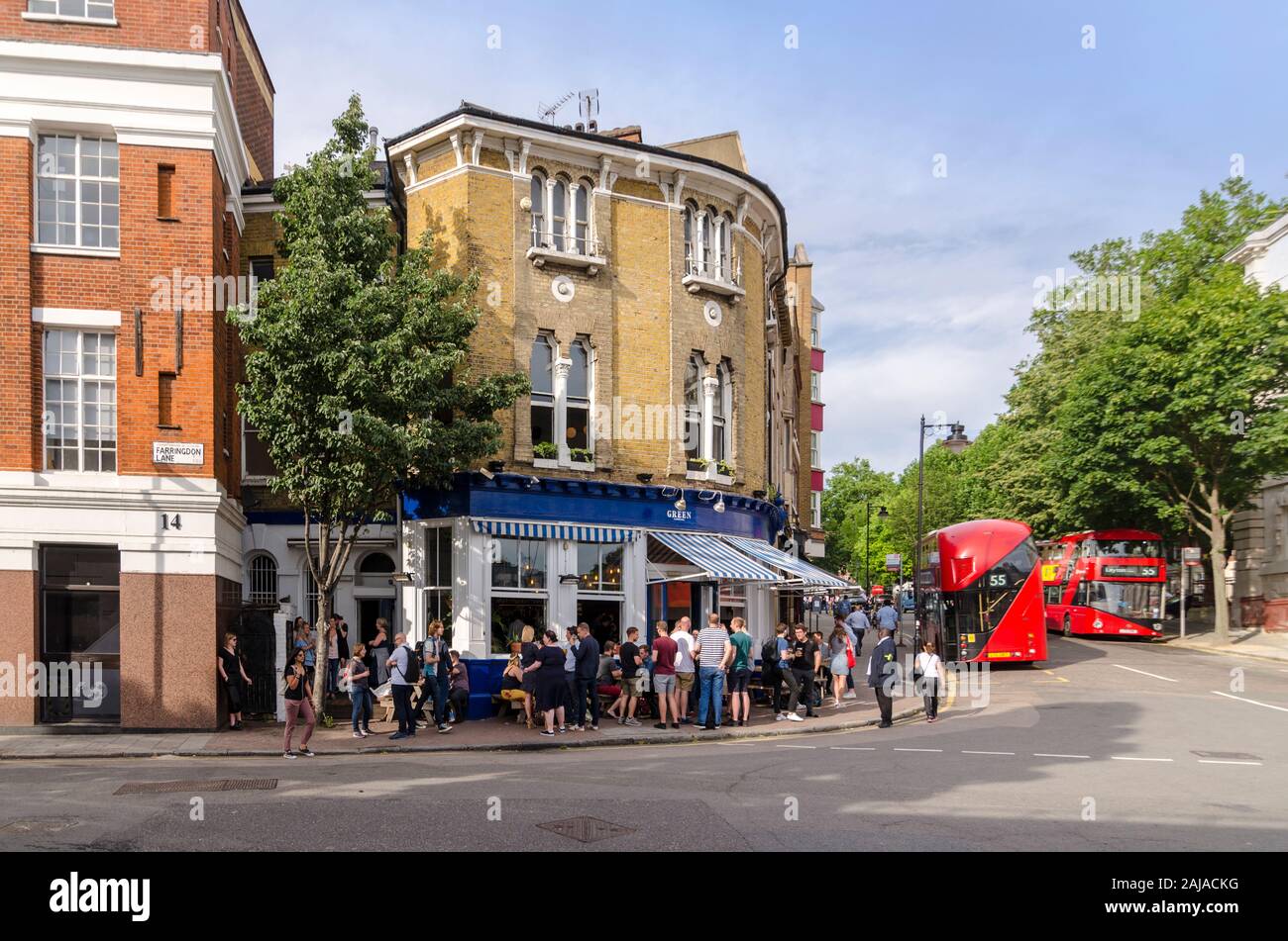 People Stood Drinking Outside The Green Clerkenwell Pub Farringdon people-stood-drinking-outside-the-green-clerkenwell-pub-farringdon