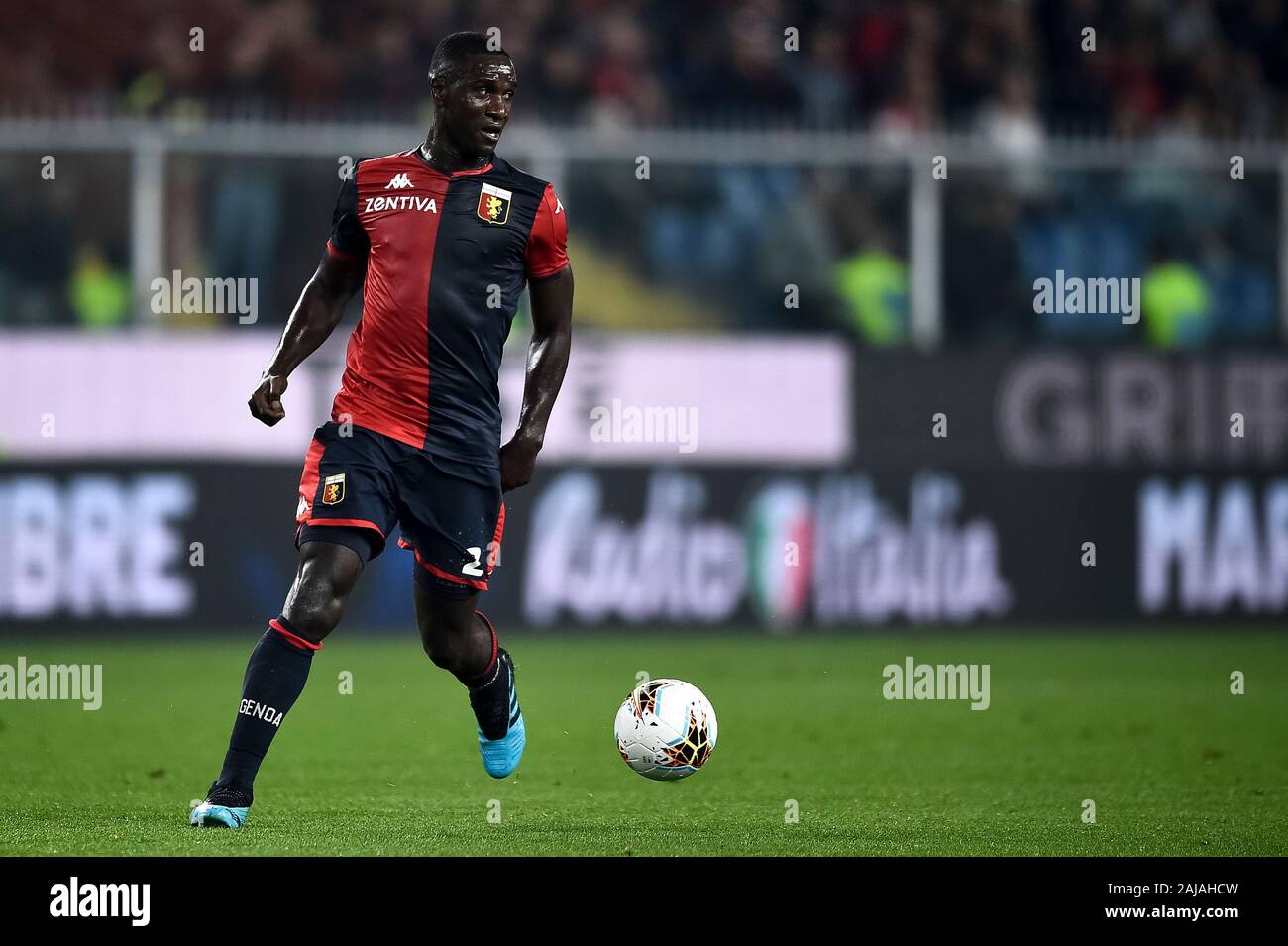 Genoa, Italy. 5 October, 2019: Cristian Zapata of Genoa CFC in action during the Serie A football match between Genoa CFC and AC Milan. AC Milan won 2-1 over Genoa CFC. Credit: Nicolò Campo/Alamy Live News Stock Photo