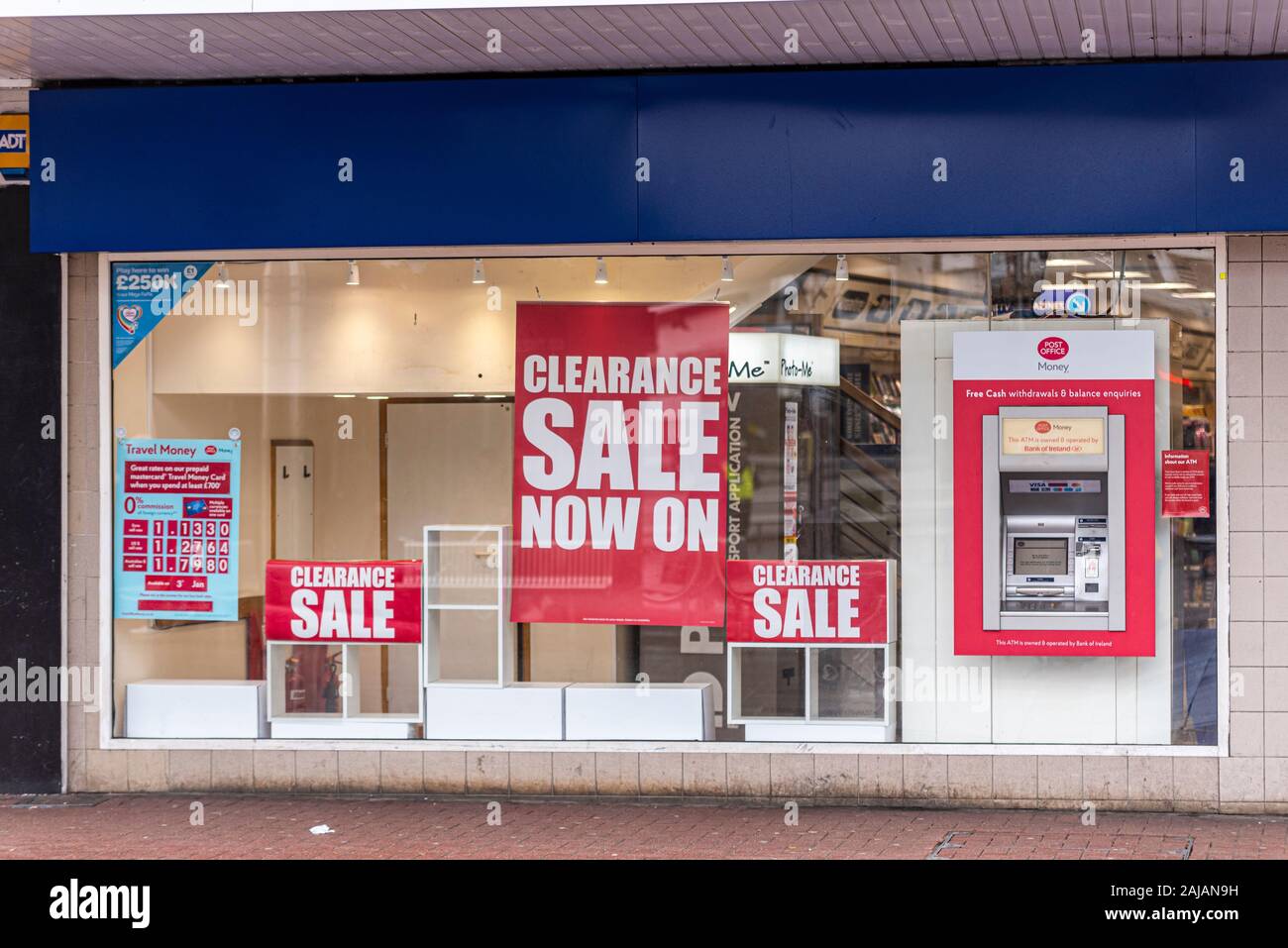 Clearance sale signs hires stock photography and images Alamy