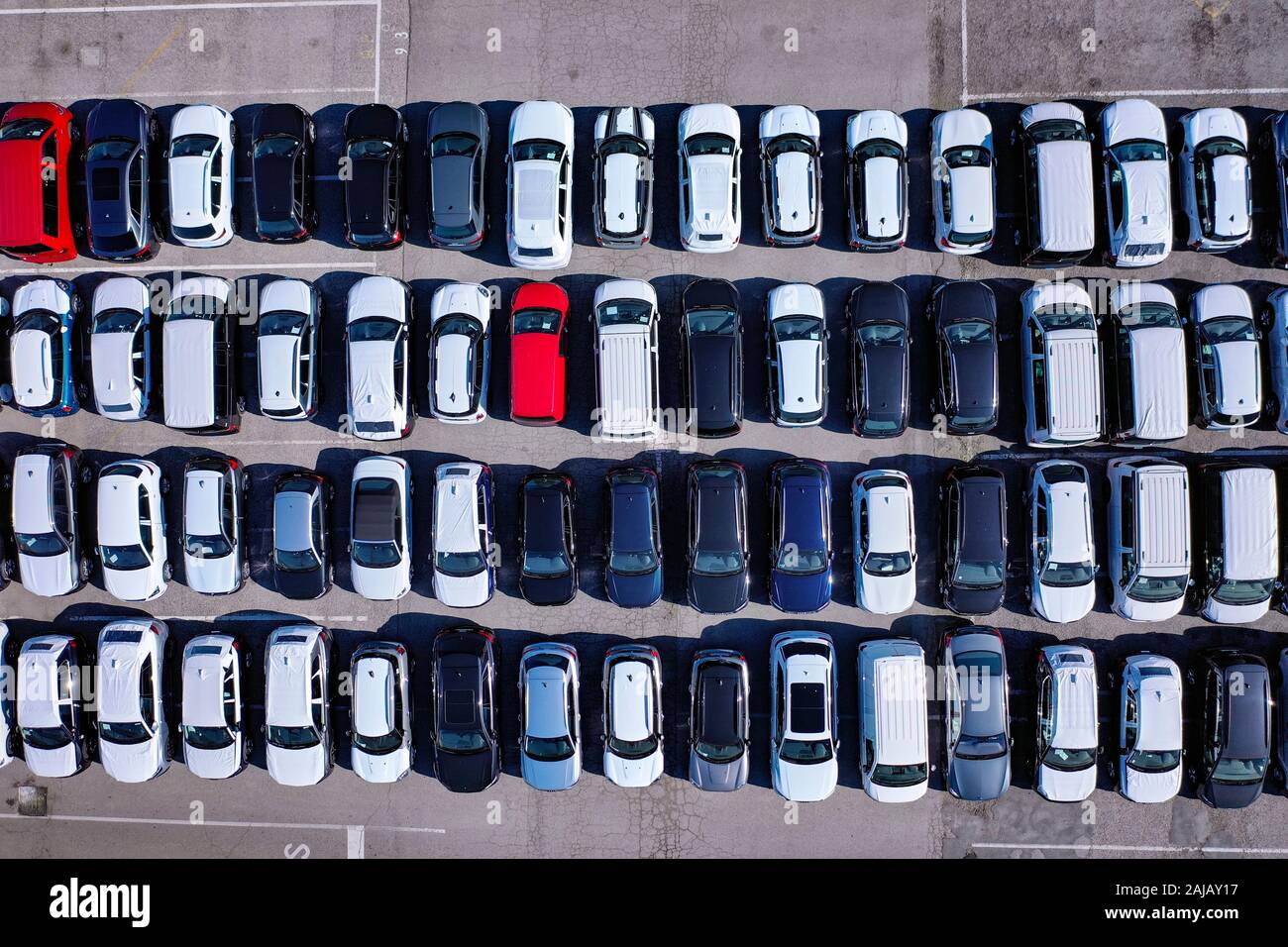 Aerial view, parking area, of cars, new cars Stock Photo Alamy