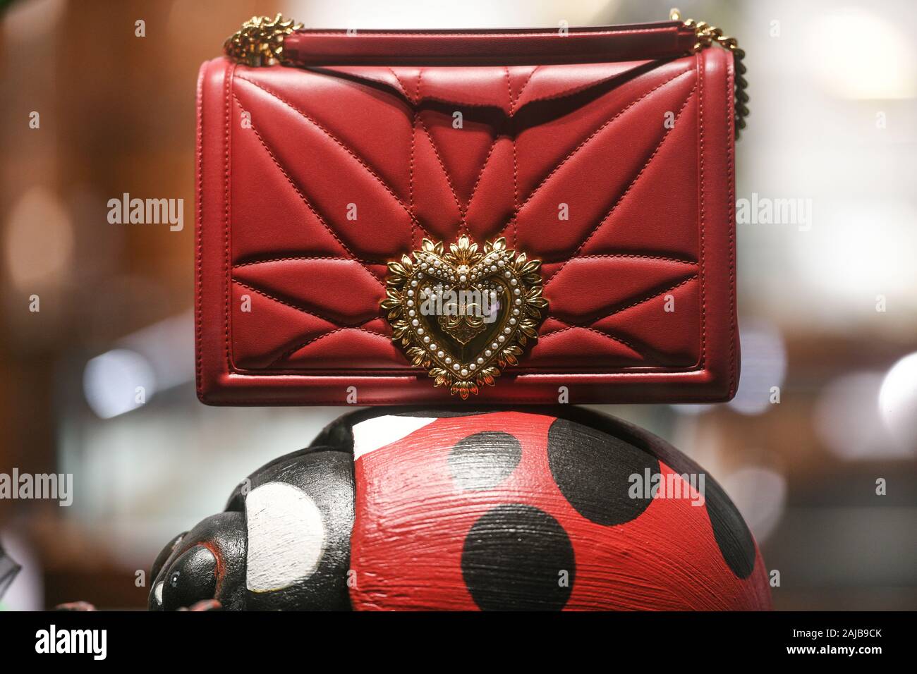 Dolce gabbana bags 2019 hotsell