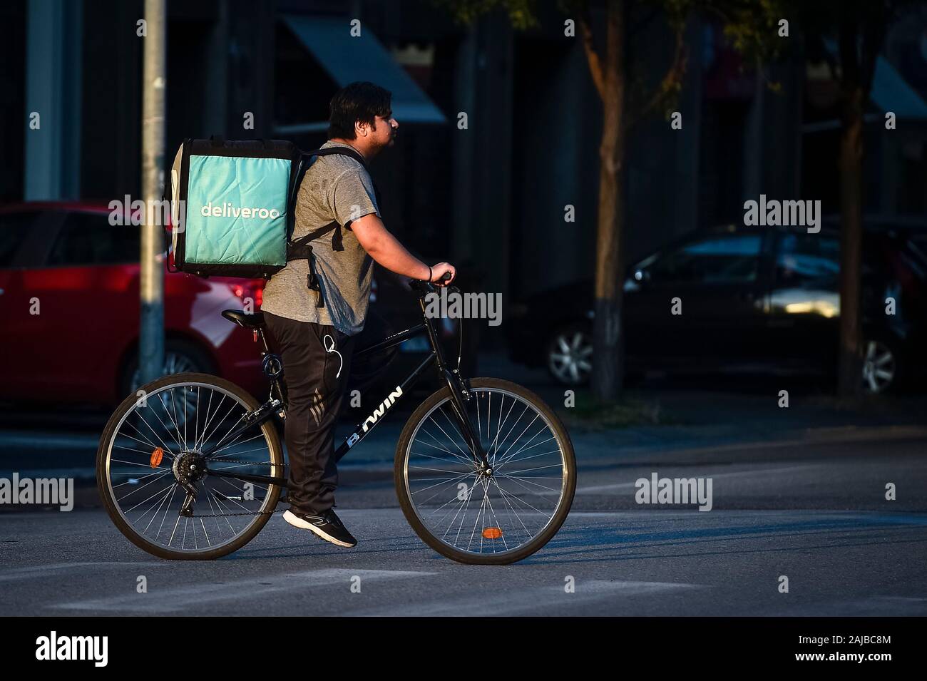 uber bike delivery app