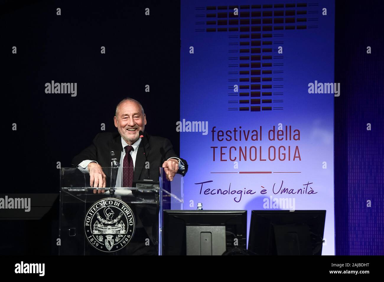 Turin, Italy - 07 November, 2019: Joseph Stiglitz speaks on stage during the ceremony to receives Laurea ad Honorem (Honoris Causa degree) by the Politecnico di Torino. Credit: Nicolò Campo/Alamy Live News Stock Photo