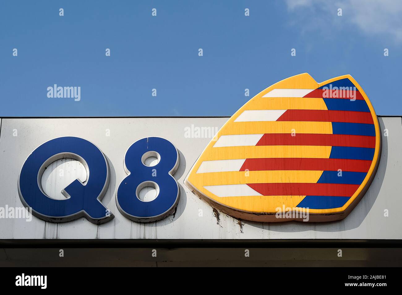 Turin, Italy - 06 November, 2019: The sign for Q8 (Kuwait Petroleum Corporation) is seen at a Q8 gasoline station. Italian trade unions called a two-day (6th and 7th Novembre 2019) petrol station strike. The action is due to new measures being brought in by the government, including the introduction of electronic invoicing. Credit: Nicolò Campo/Alamy Live News Stock Photo
