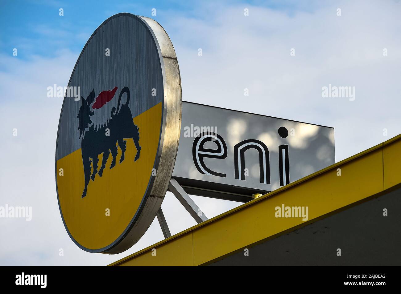 Turin, Italy - 06 November, 2019: The sign for Eni (Ente Nazionale Idrocarburi) is seen at a Eni gasoline station. Italian trade unions called a two-day petrol station strike. The action is due to new measures being brought in by the government, including the introduction of electronic invoicing.(6th and 7th Novembre 2019) petrol station strike. The action is due to new measures being brought in by the government, including the introduction of electronic invoicing. Credit: Nicolò Campo/Alamy Live News Stock Photo