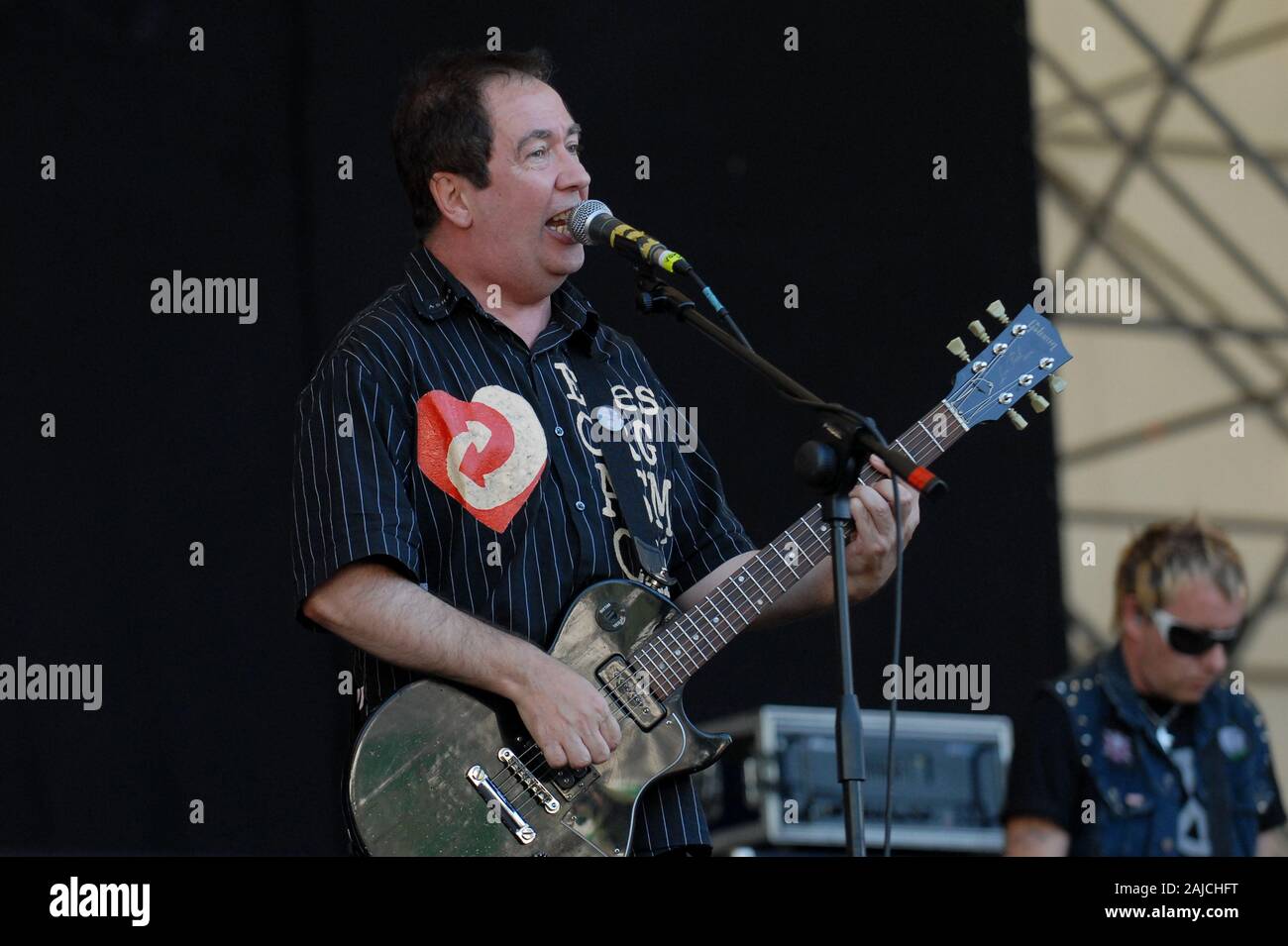 Milan Italy, 02th 03th September 2006, Music Festival  live concerts 'Rock in Idro' at the Idroscalo of Milan :The singer and guitarist of the group Buzzcocks,Pete Shelley,during the concert Stock Photo