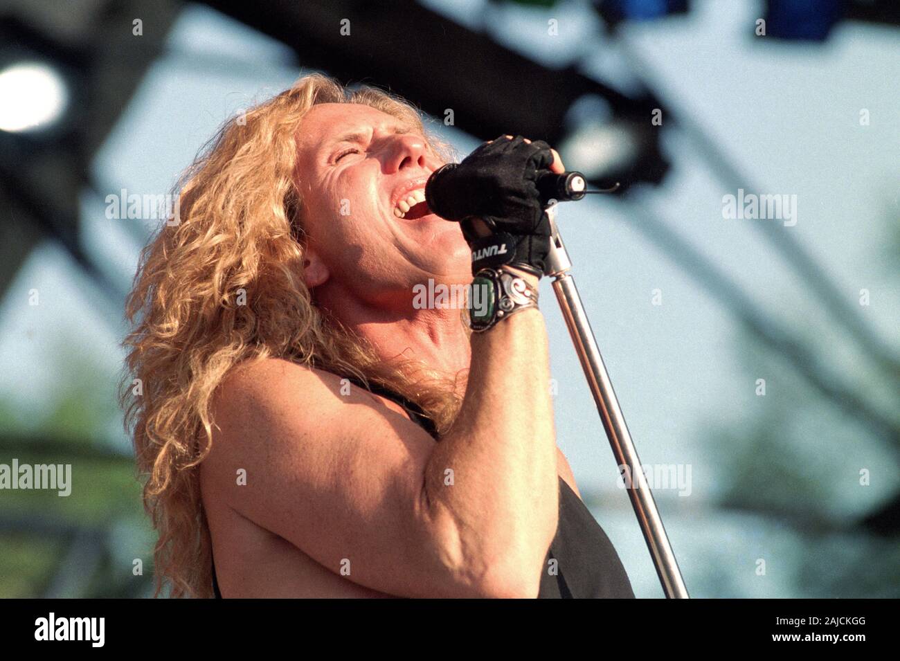 Milan Italy, from 07-08 July 1994, Music Festival  live concerts 'Sonoria 1994' at the Aquatica Park of Milan: The singer of the Whitesnake, David Coverdale ,during the concert Stock Photo
