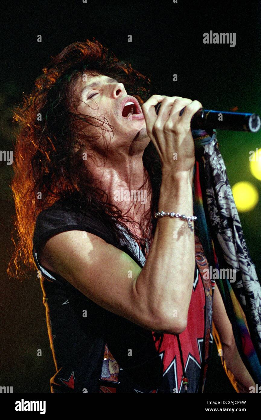Tyler Steven Steven tyler aerosmith hi-res stock photography and images - Alamy