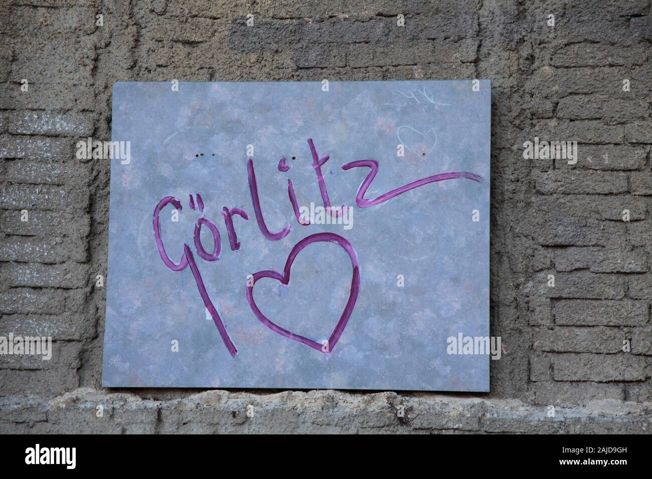 görlitz grafik liebeserklärung mit herz in derv nähe der altstadtbrücke Stock Photo