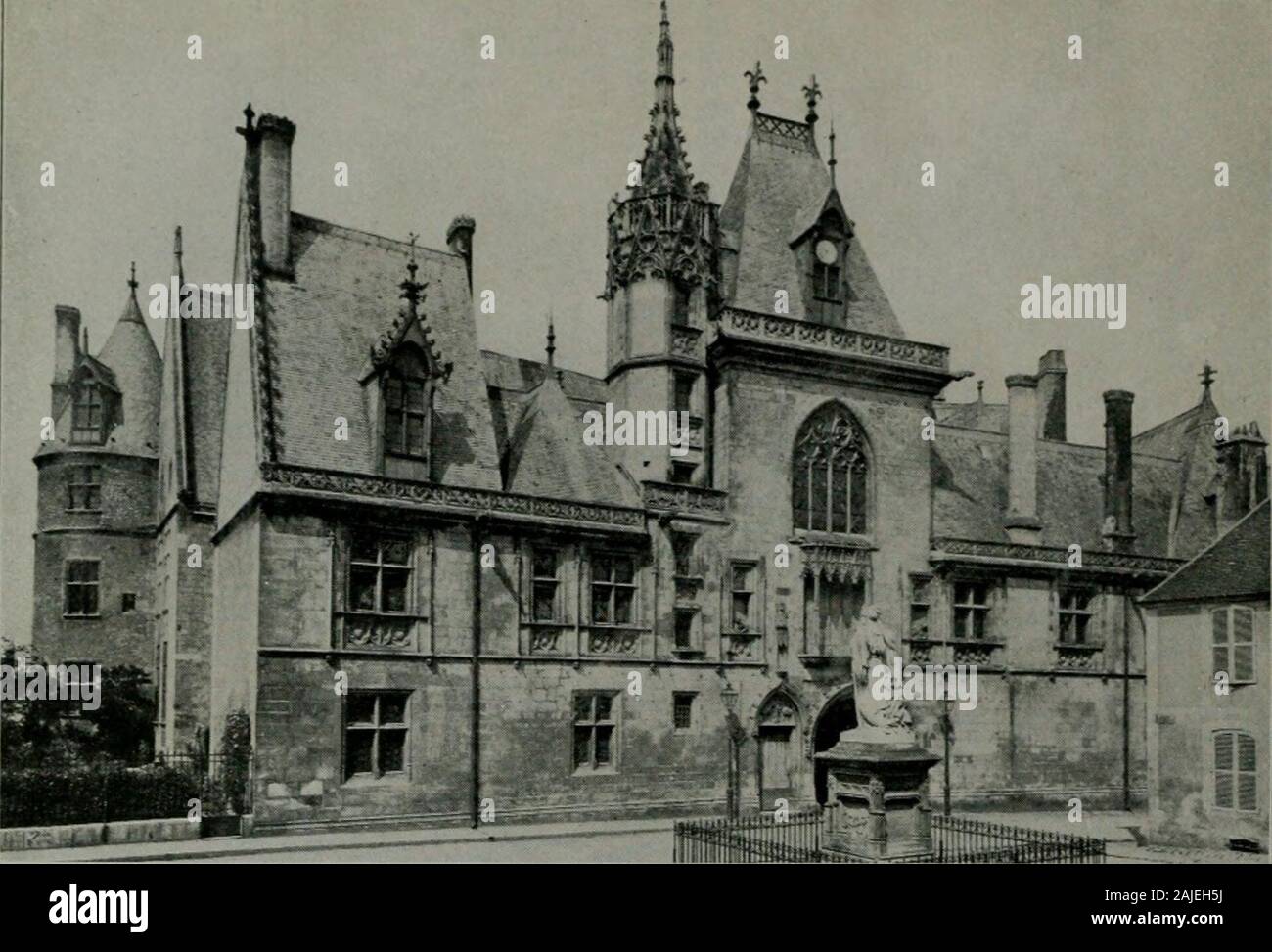 The encyclopædia britannica; a dictionary of arts, sciences, literature and general information . Photo, Neurdein. Fig. 6—Hotel de Cluny, Paris. Plate II. HOUSE. Photo, Neurdein. Fig. 7.—Hotel de Jacques Cceur, Bourges. Fafade. Stock Photo