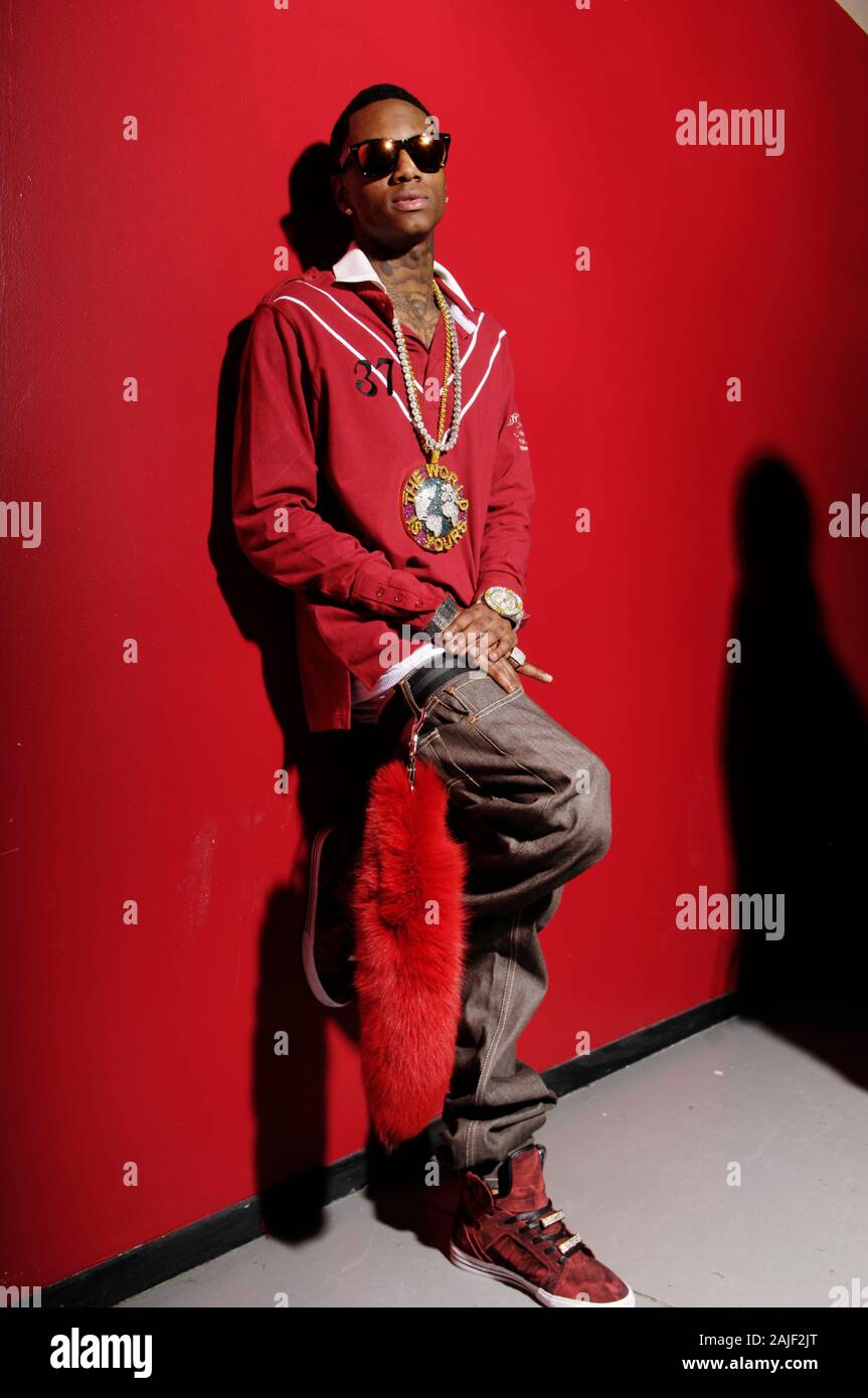 Rapper Deandre Way Aka Soulja Boy Portrait On Set At Jbar Ft Soulja Boy Daze Music Video On March 5 2010 In Atlanta Georgia Stock Photo Alamy https www alamy com rapper deandre way aka soulja boy portrait on set at jbar ft soulja boy daze music video on march 5 2010 in atlanta georgia image338392176 html