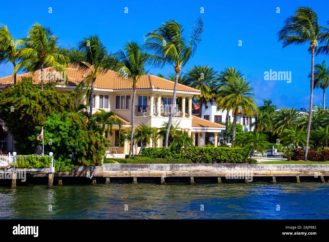 Luxury mansion in exclusive part of Fort Lauderdale Stock Photo Alamy