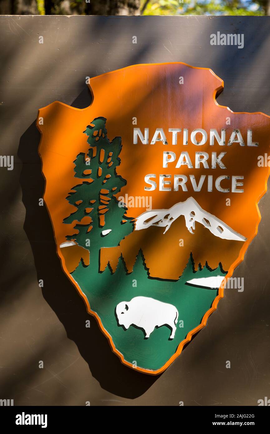Smoky mountains national park sign hi-res stock photography and images ...