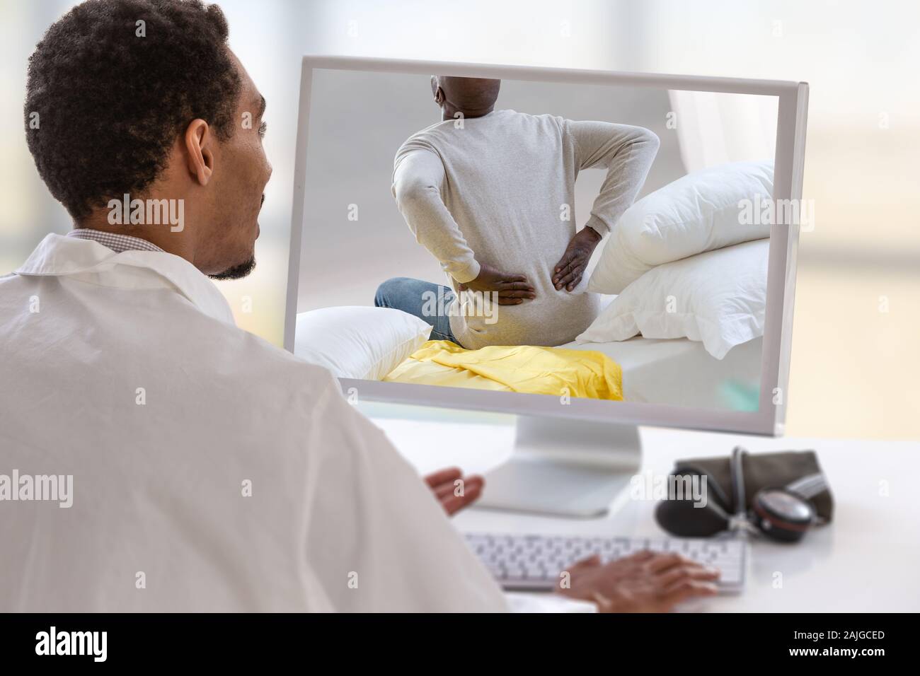 Africans technology computer hi-res stock photography and images - Alamy
