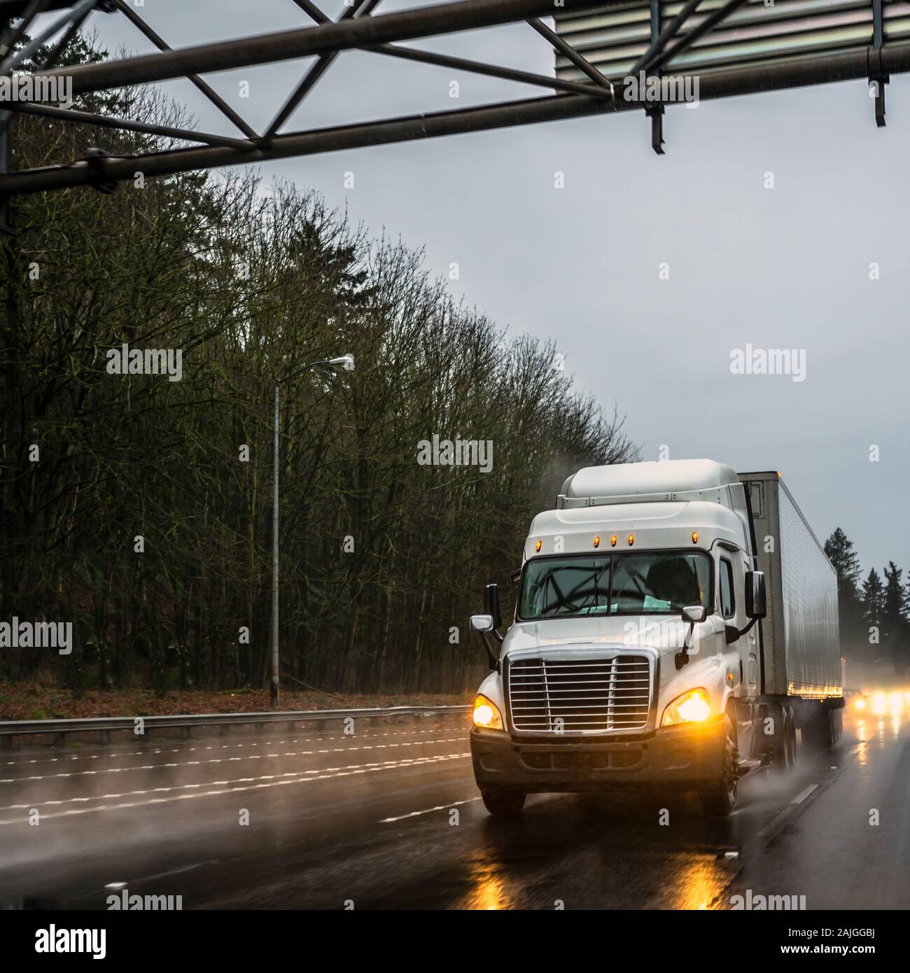 Truck on road safety raining hi-res stock photography and images - Alamy