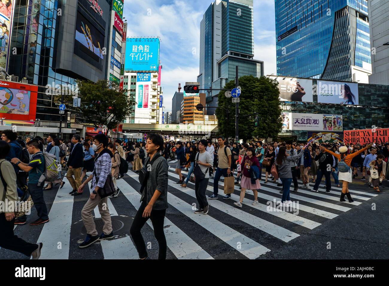 Tokyo/Japan - 10/25/19 - The shibuya crossing, said to be the busiest ...