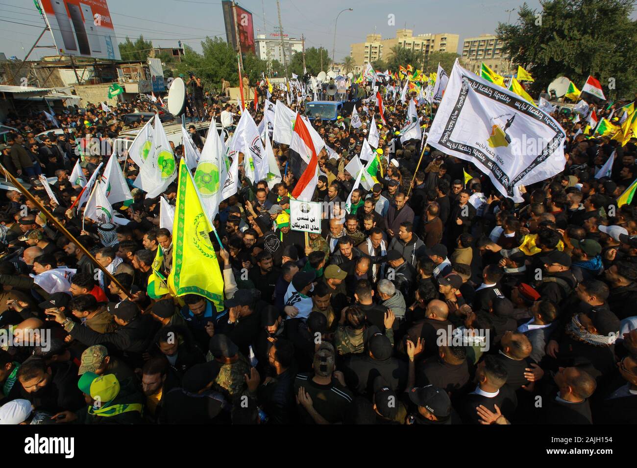 Baghdad Iraq 04th Jan 2020 Mourners Attend A Funeral