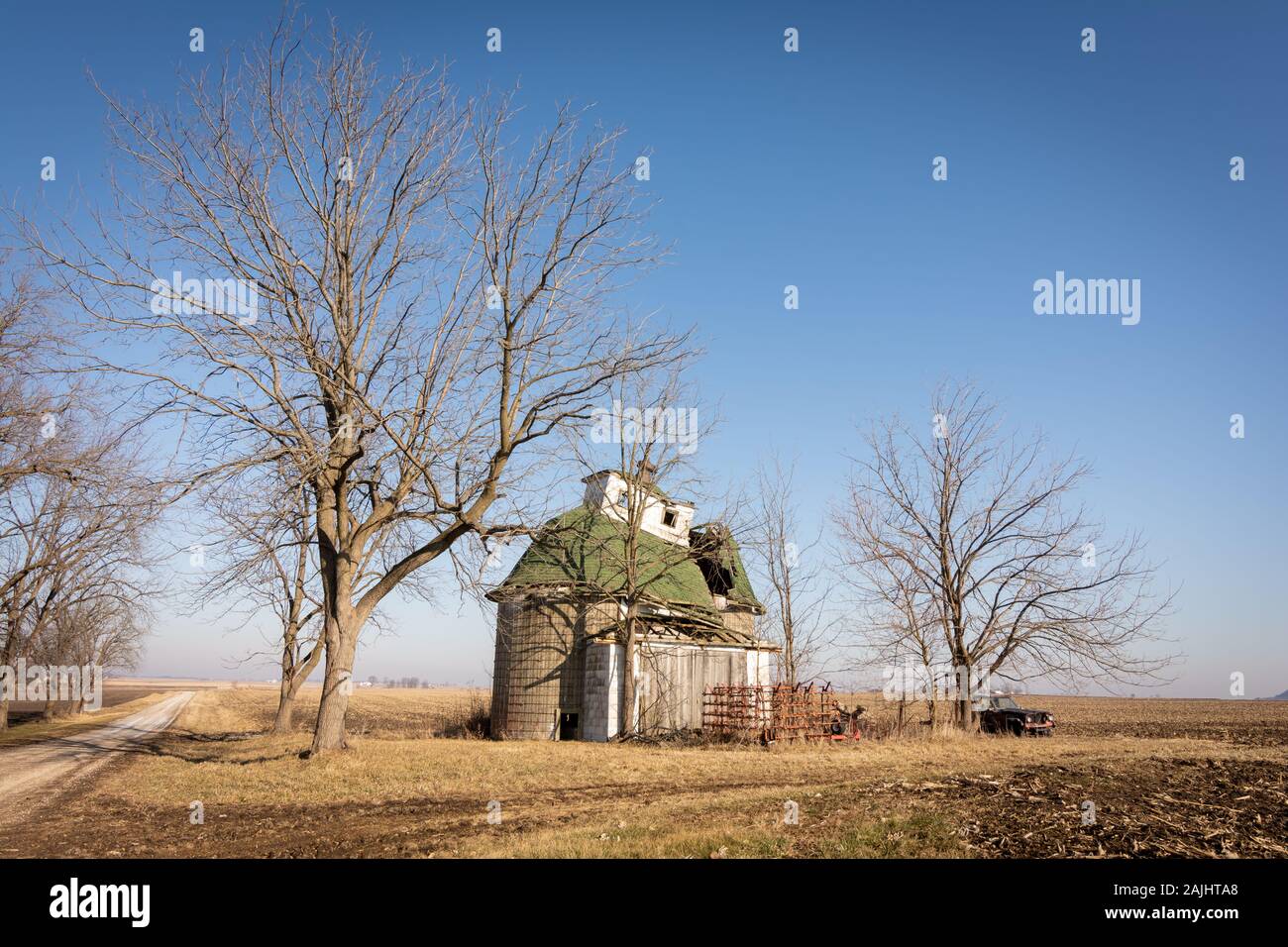 Corn Crib Stock Photos Corn Crib Stock Images Page 2 Alamy