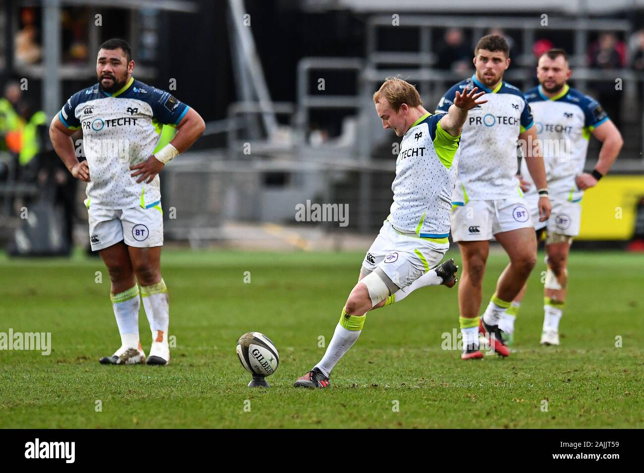 Ospreys luke price hi-res stock photography and images - Alamy