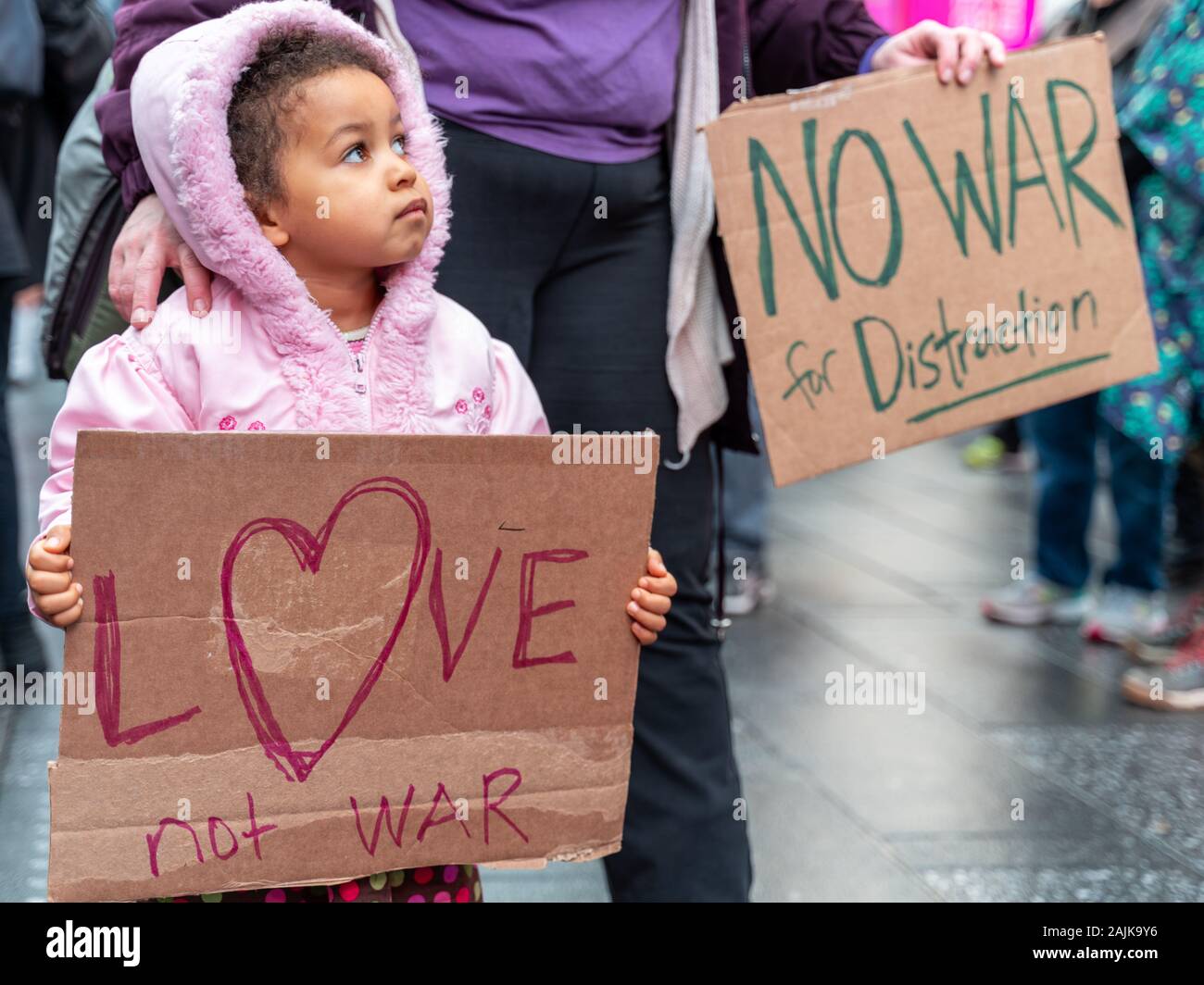 Anti war signs hi-res stock photography and images - Alamy