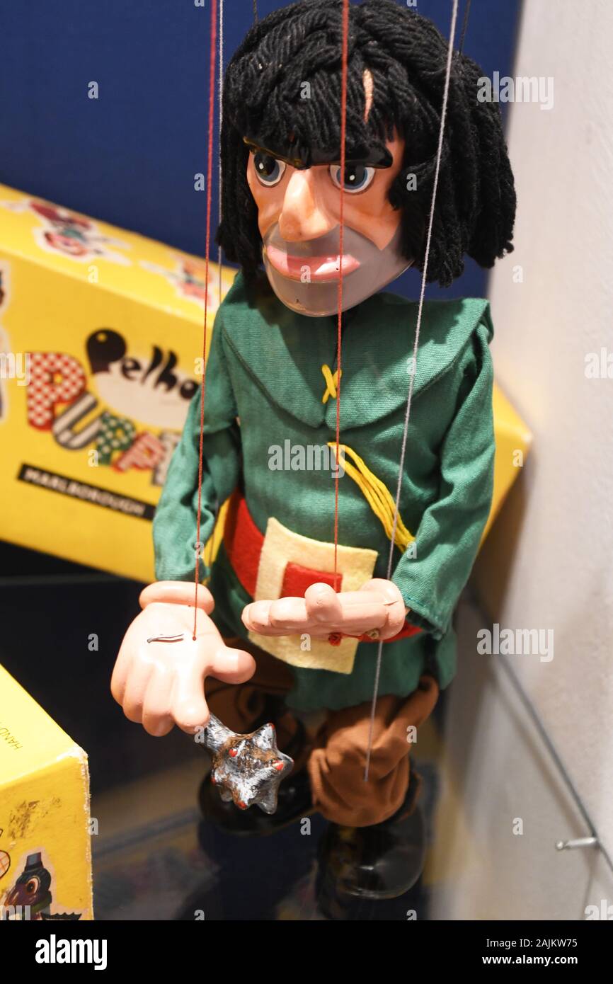 String puppet hires stock photography and images Alamy