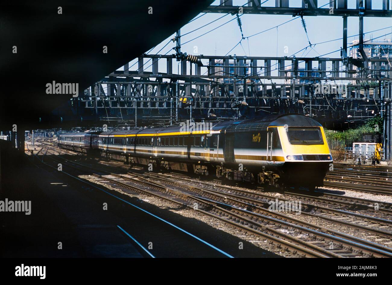 A First Great Western HST formed of powers cars 43131 and 43185 approaches London Paddington on the 17th June 2002. Stock Photo