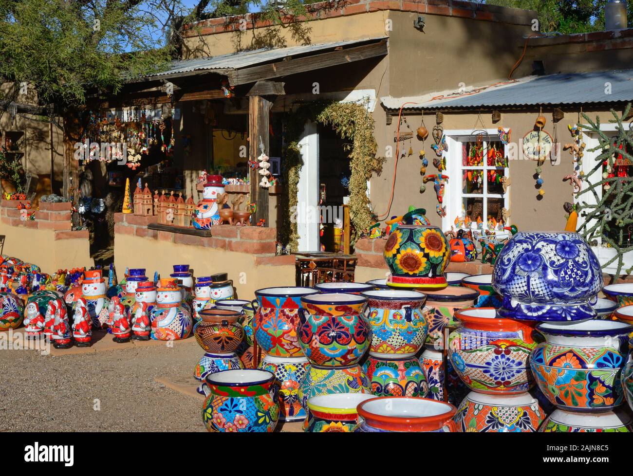 The Country Shop gallery offers colorful Mexican & Southwestern pottery and more home and garden decor,  in the artisan town of Tubac, AZ, USA Stock Photo