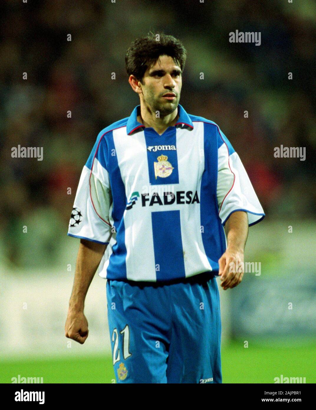 Haberland stadium Leverkusen Germany , 4.12.2001, Football: UEFA  Champions-League season 2001/02, Bayer 04 Leverkusen (B04, red) vs  Deportivo La Coruna (DLC, blue) 3:0; Juan Carlos VALERON (DLC Stock Photo -  Alamy