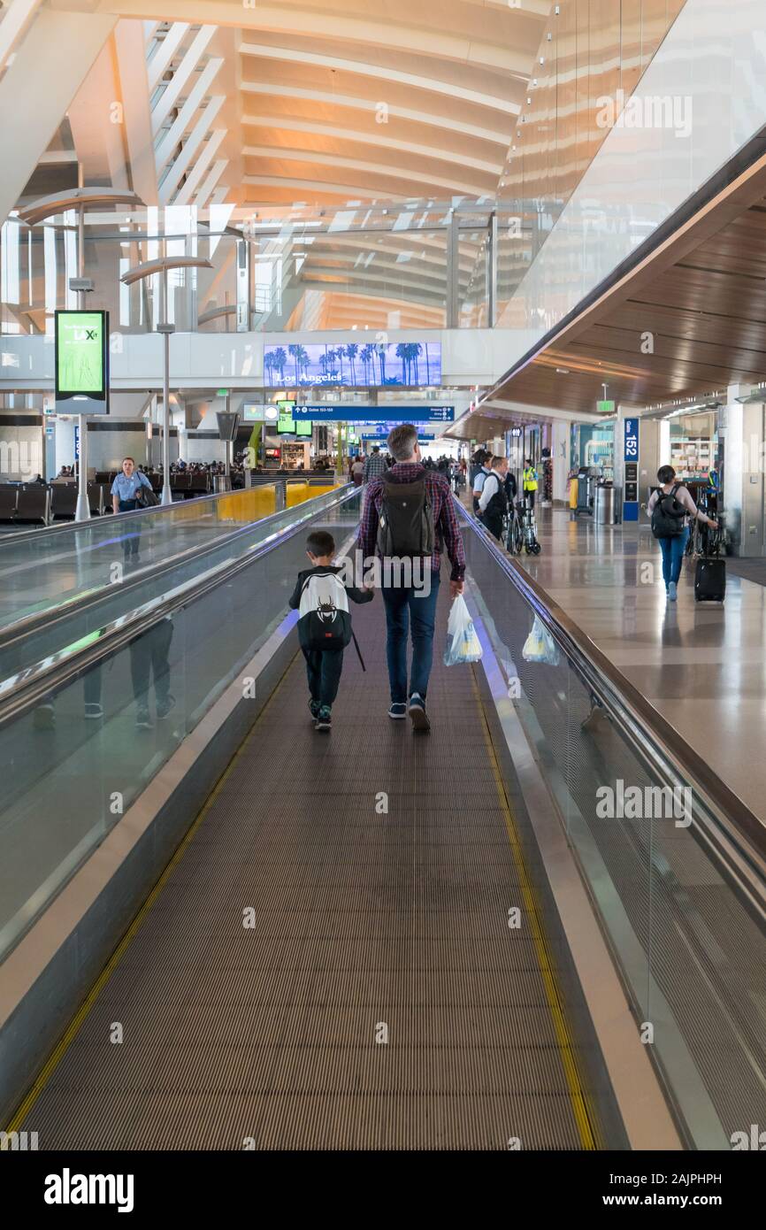 Page 3 Moving Walkway Airport High Resolution Stock Photography And Images Alamy