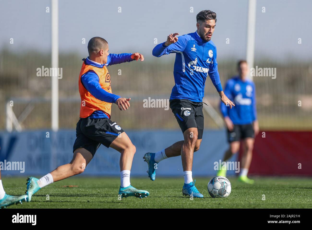 Fuente Alamo Spain 05th Jan Football Bundesliga Training Camp Fc Schalke 04 Schalkes Can Bozdogan L In A Duel With Schalkes Suat Serdar Credit Tim Rehbein Dpa Alamy Live News Stock Photo